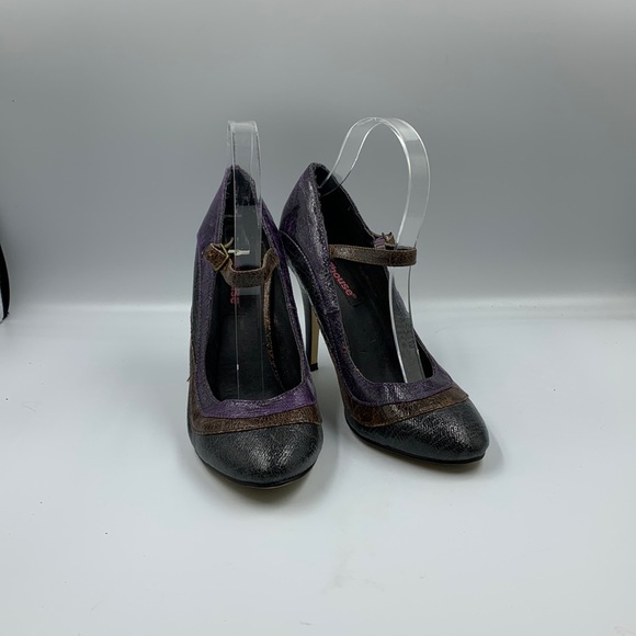 High heel pumps - Picture 1 of 4